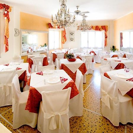 Hotel Gabbiano Alassio Buitenkant foto
