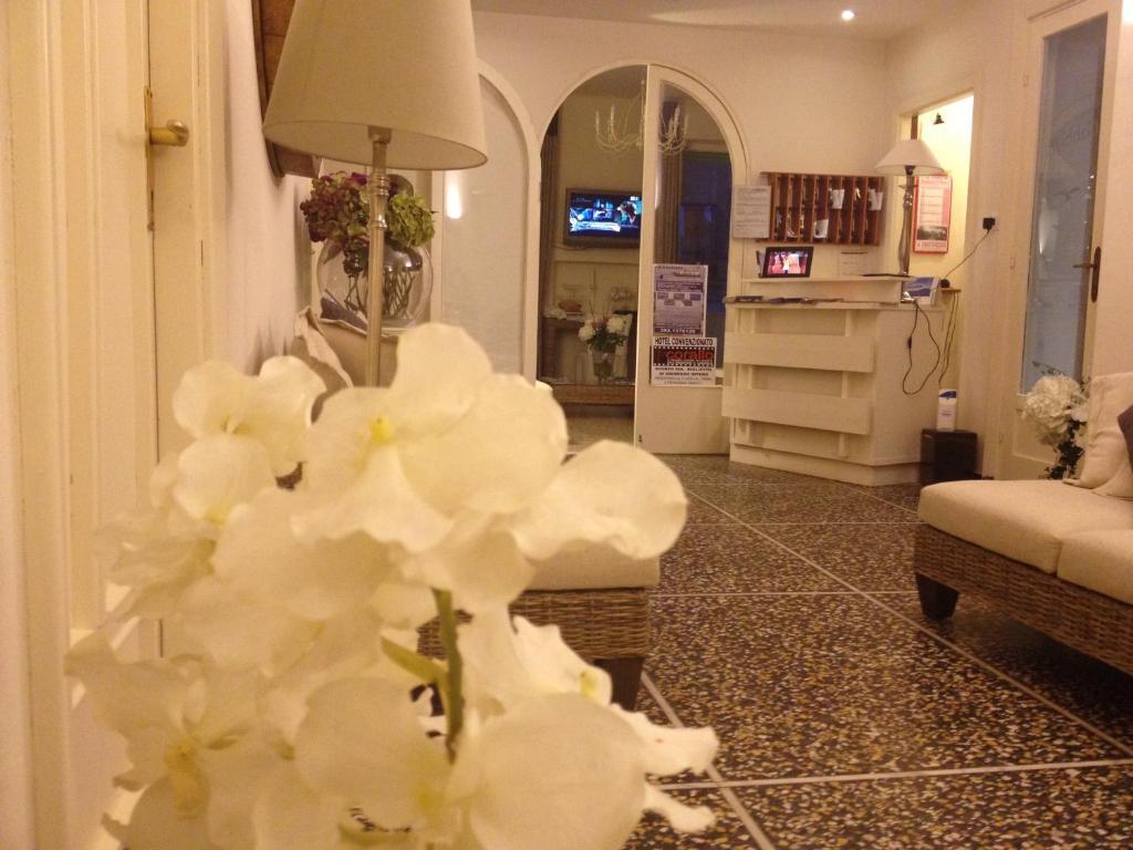 Hotel Gabbiano Alassio Buitenkant foto