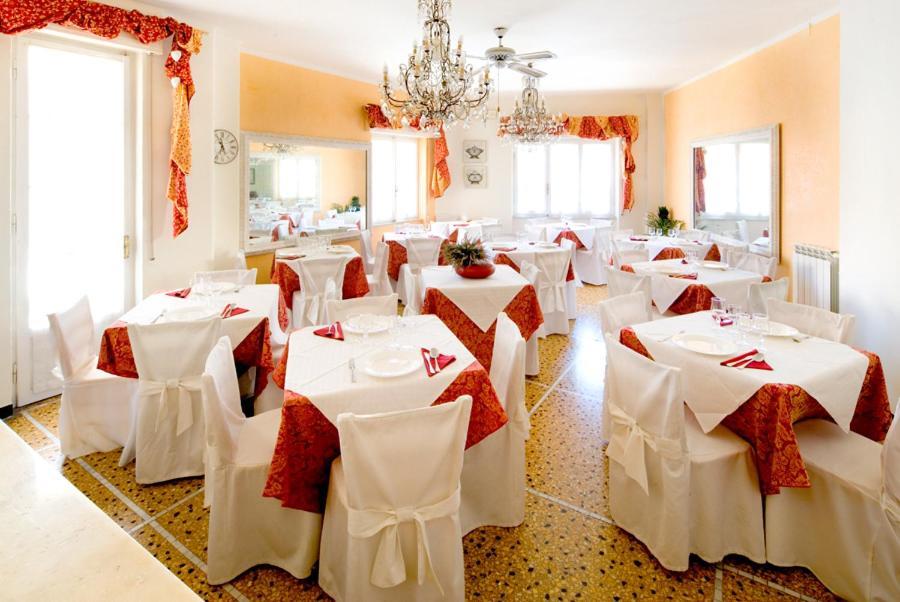 Hotel Gabbiano Alassio Buitenkant foto