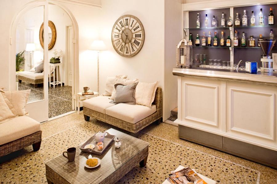 Hotel Gabbiano Alassio Buitenkant foto