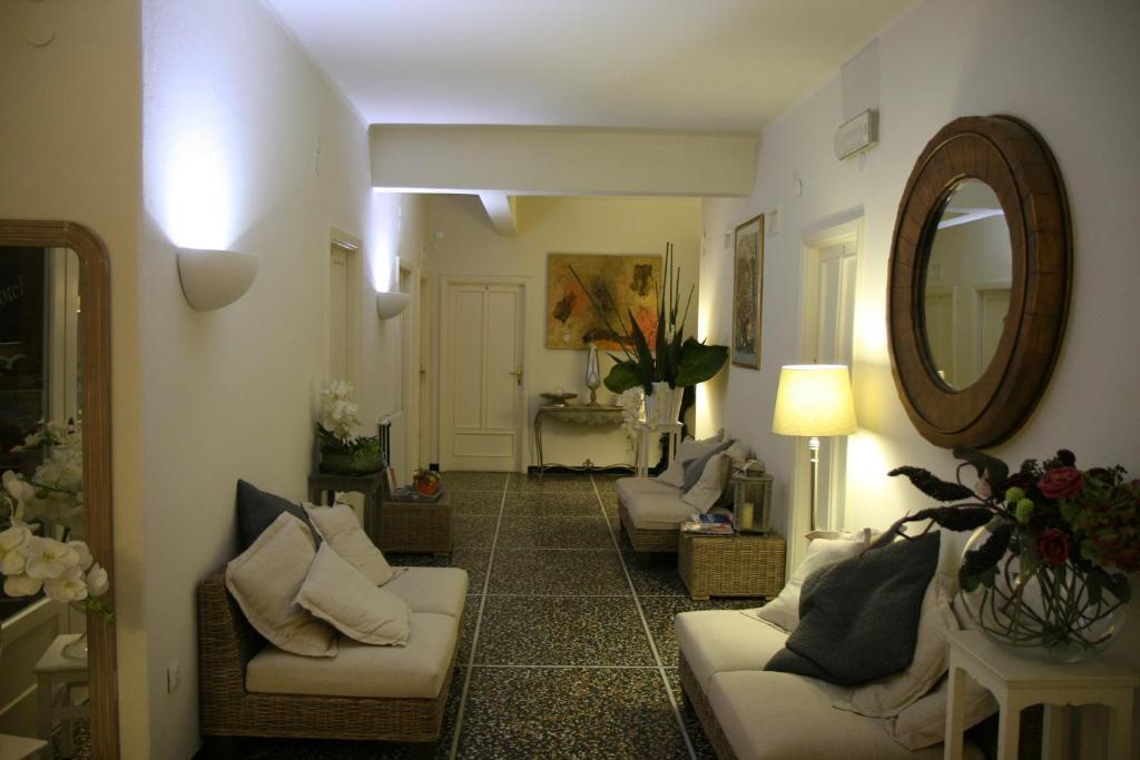 Hotel Gabbiano Alassio Buitenkant foto