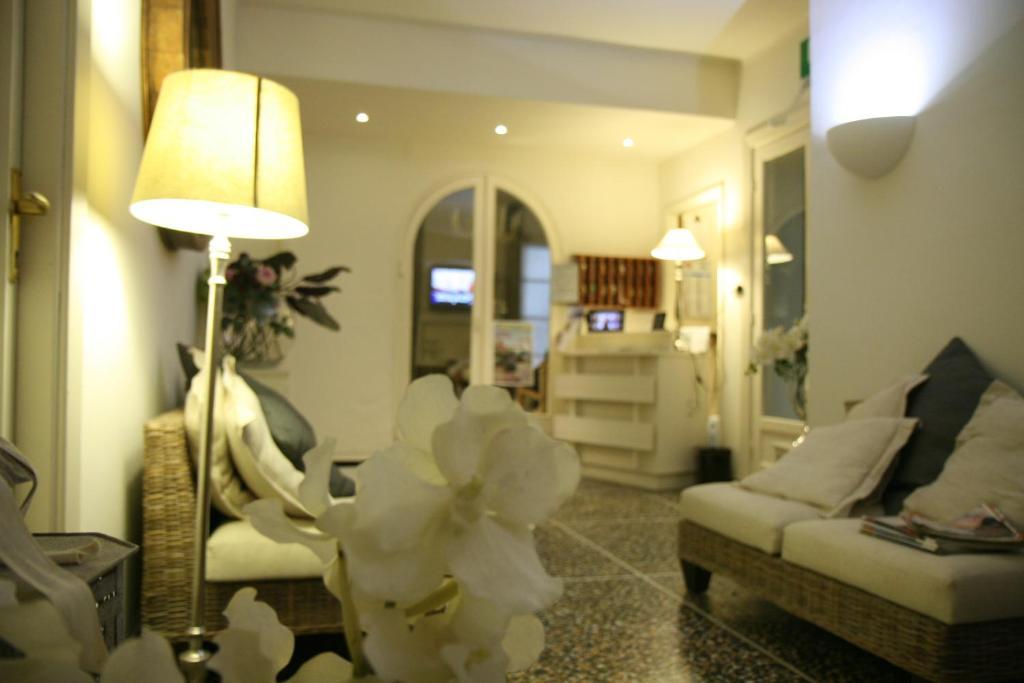 Hotel Gabbiano Alassio Buitenkant foto