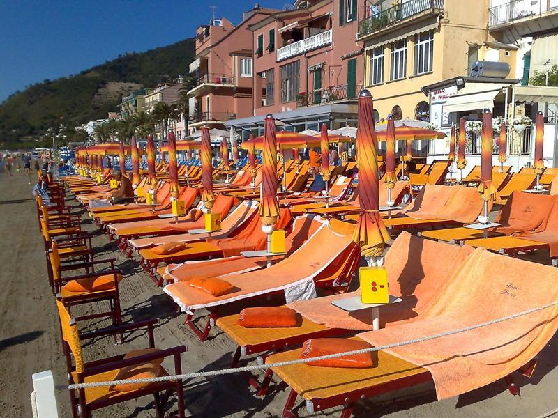 Hotel Gabbiano Alassio Buitenkant foto
