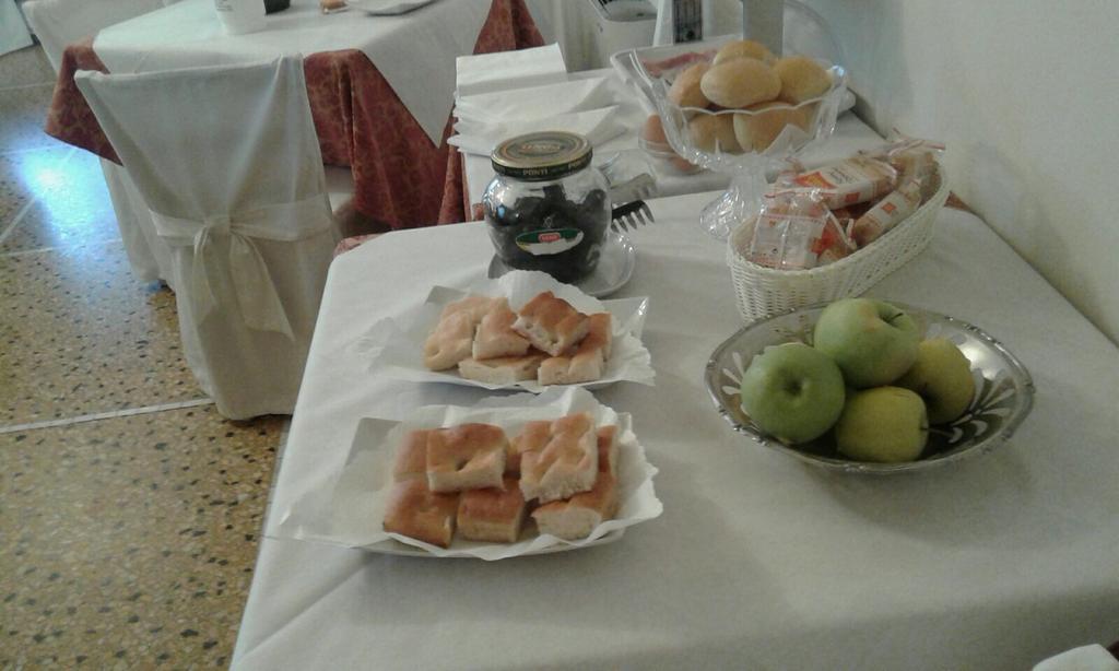 Hotel Gabbiano Alassio Buitenkant foto