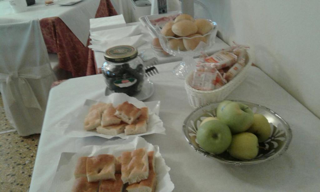 Hotel Gabbiano Alassio Buitenkant foto