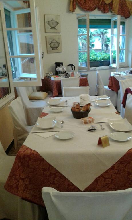 Hotel Gabbiano Alassio Buitenkant foto